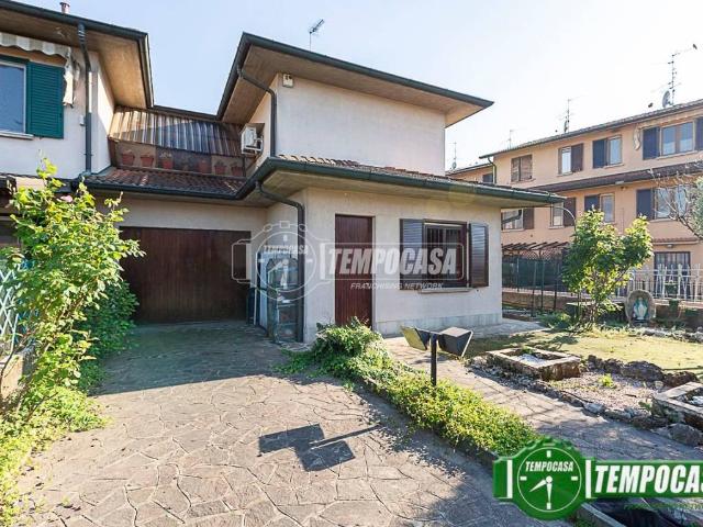 Villa Indipendente in vendita a Pandino, Lombardia