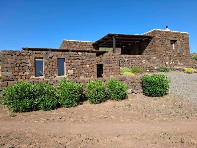 Villa Indipendente in vendita a Pantelleria Aeroporto, Sicilia