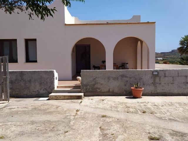 Villa Indipendente in vendita a Pantelleria Aeroporto, Sicilia