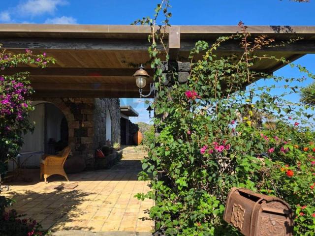 Villa Indipendente in vendita a Pantelleria Aeroporto, Sicilia