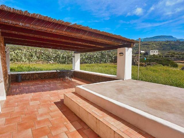 Villa Indipendente in vendita a Punta Tre Pietre, Pantelleria Aeroporto