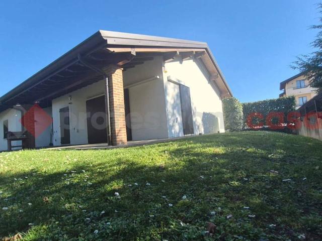 Villa Indipendente in vendita a Ravello, Parabiago