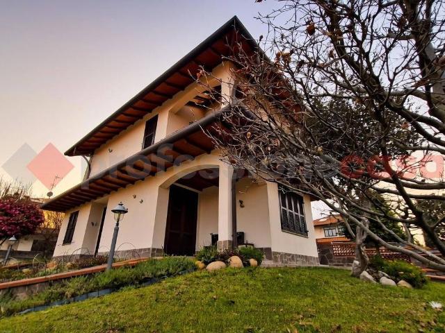 Villa Indipendente in vendita a San Lorenzo, Parabiago