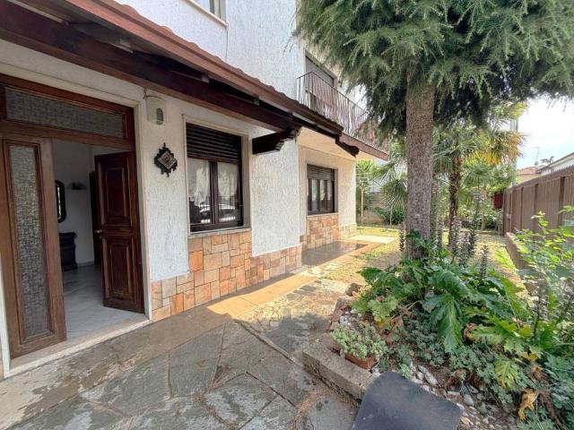 Villa Indipendente in vendita a San Lorenzo, Parabiago