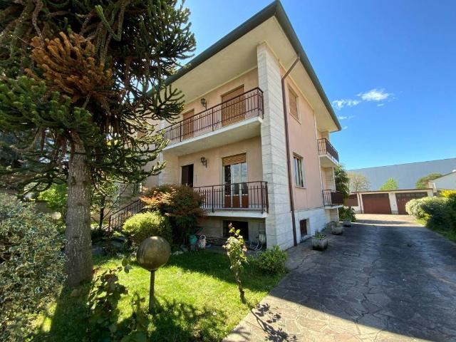 Villa Indipendente in vendita a San Lorenzo, Parabiago