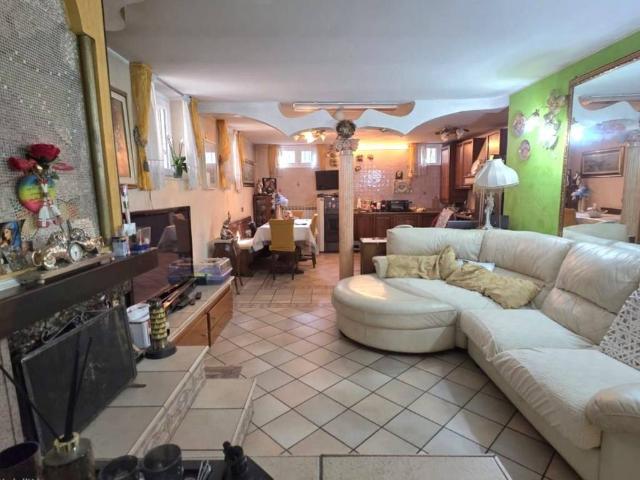 Villa Indipendente in vendita a San Lorenzo, Parabiago