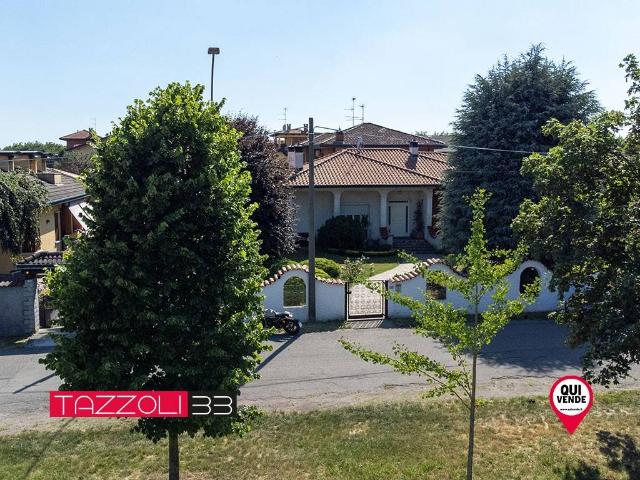Villa Indipendente in vendita a Parabiago, Lombardia