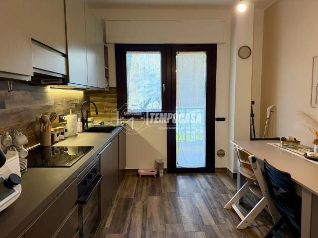 Villa Indipendente in vendita a Ravello, Parabiago