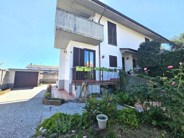 Villa Indipendente in vendita a Parabiago, Lombardia