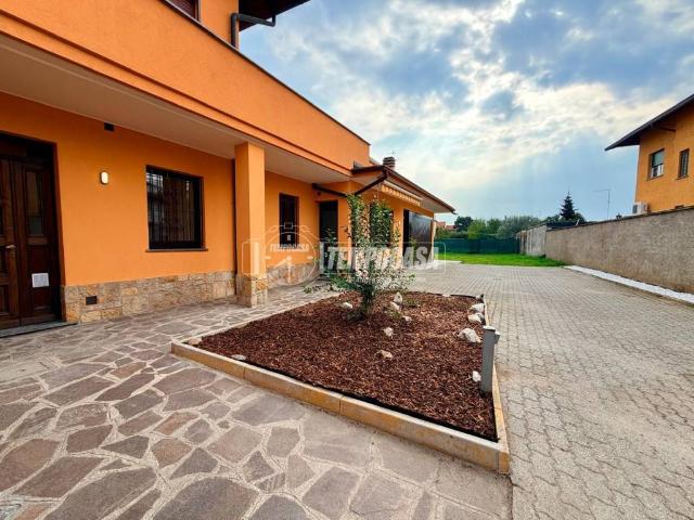 Villa Indipendente in vendita a Villastanza, Parabiago