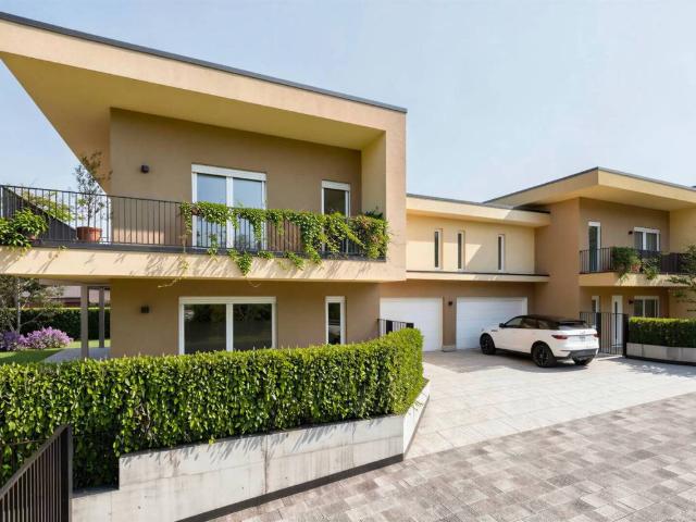 Villa Indipendente in vendita a Paratico, Brescia
