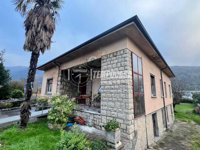 Villa Indipendente in vendita a Paratico, Brescia