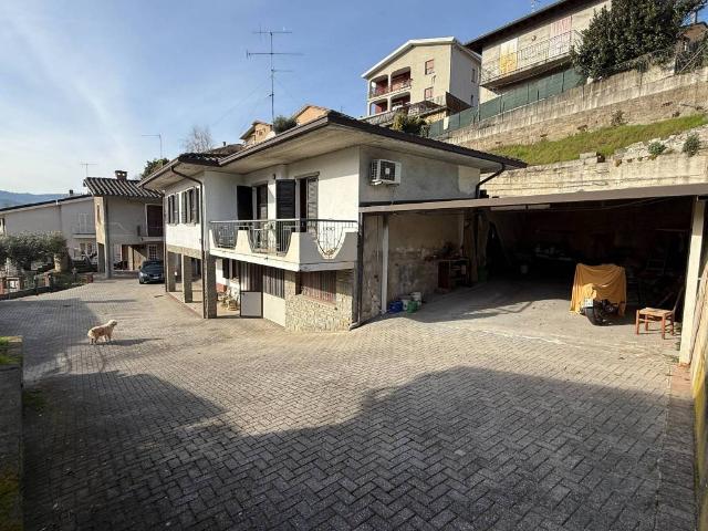 Villa Indipendente in vendita a Paratico, Lombardia
