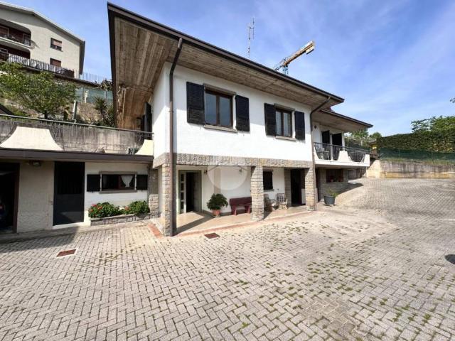 Villa Indipendente in vendita a Paratico, Lombardia