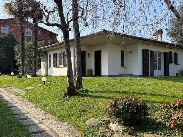Villa Indipendente in vendita a Paratico, Brescia