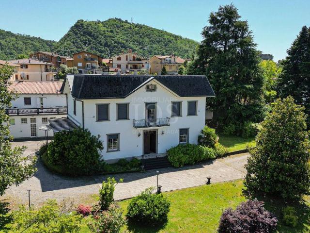 Villa Indipendente in vendita a Paratico, Brescia