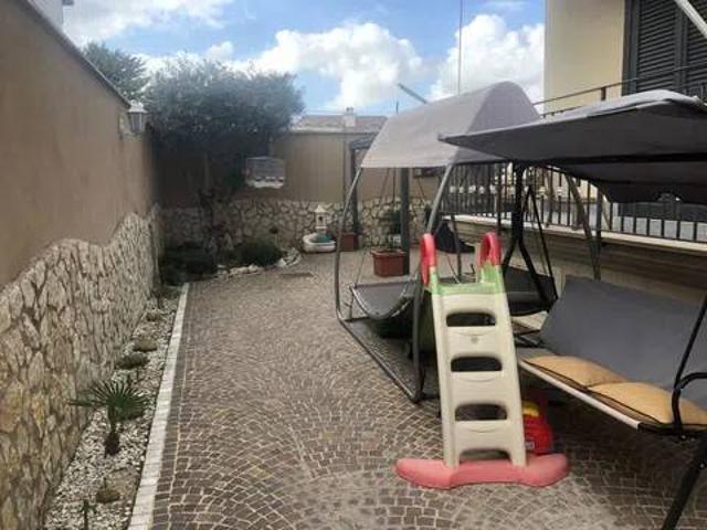 Villa Indipendente in vendita a Parete, Campania