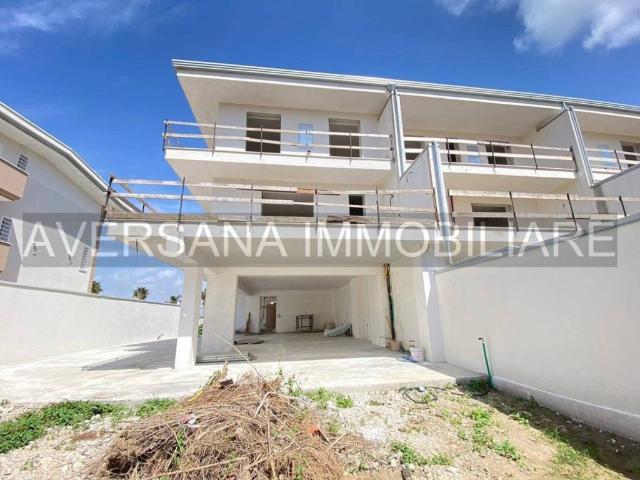 Villa Indipendente in vendita a Parete, Campania