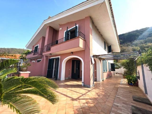 Villa Indipendente in vendita a Calabria, Vibo Valentia