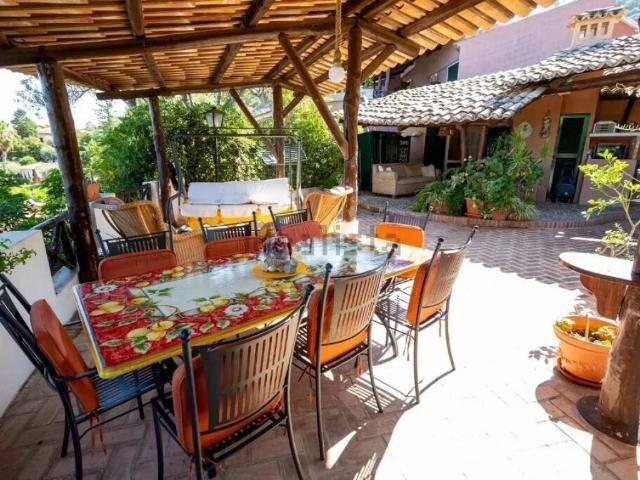 Villa Indipendente in vendita a Parghelia, Vibo Valentia