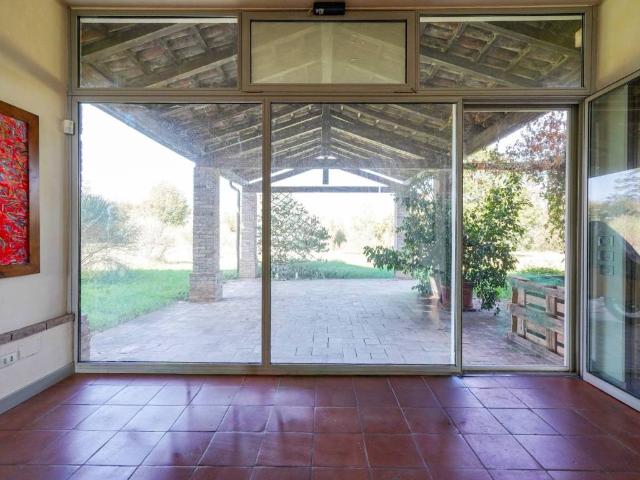 Villa Indipendente in vendita a Carignano, Parma