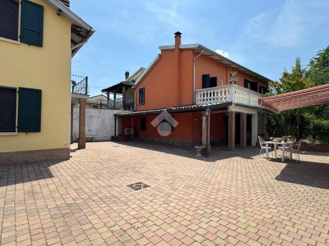 Villa Indipendente in vendita a San Martino, Sorbolo