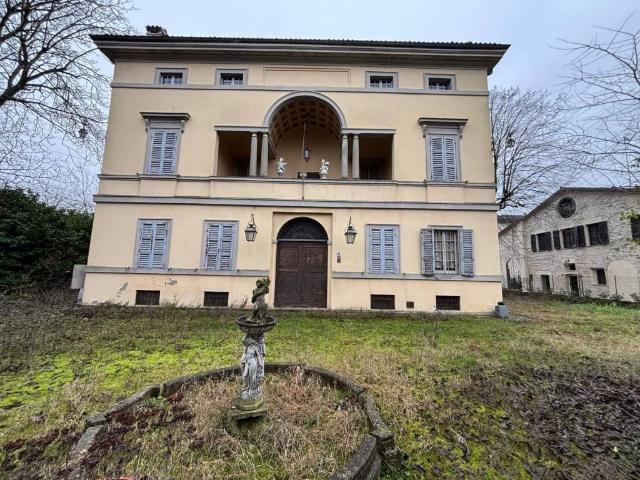 Villa Indipendente in vendita a Lubiana, Sorbolo