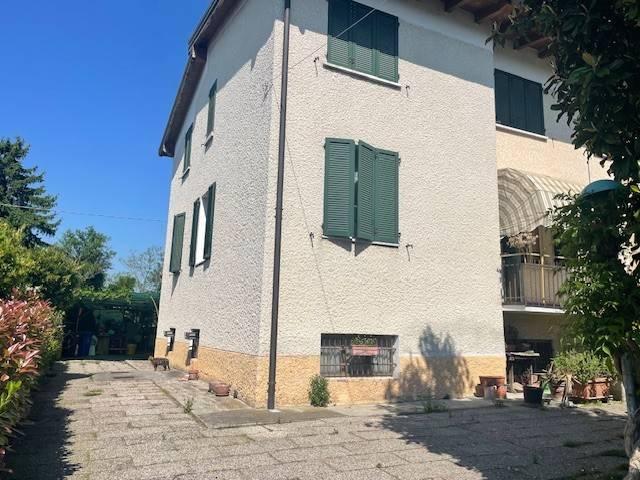 Villa Indipendente in vendita a Lubiana, Sorbolo