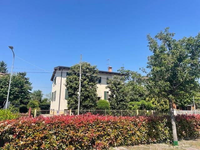 Villa Indipendente in vendita a Martorano, Parma