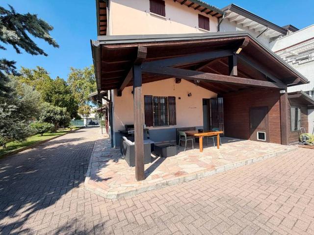Villa Indipendente in vendita a Vicopò, Sorbolo
