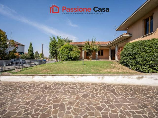 Villa Indipendente in vendita a Alberi di Vigatto, Sorbolo