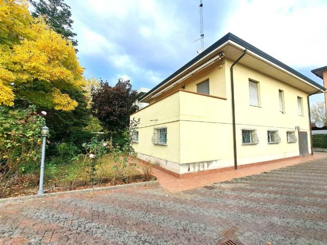 Villa Indipendente in vendita a Vicopò, Sorbolo