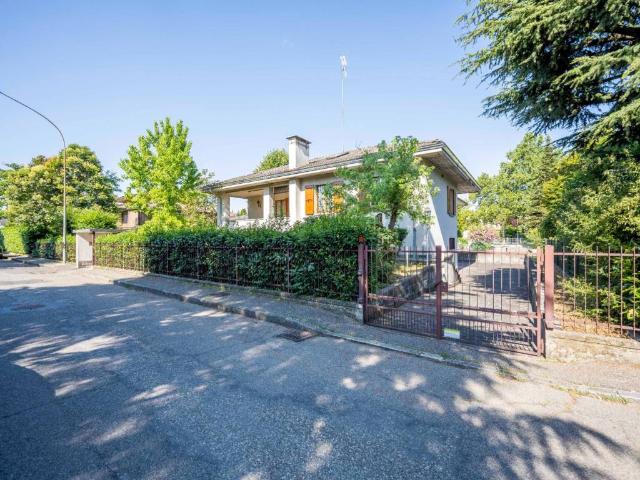 Villa Indipendente in vendita a Lubiana, Sorbolo