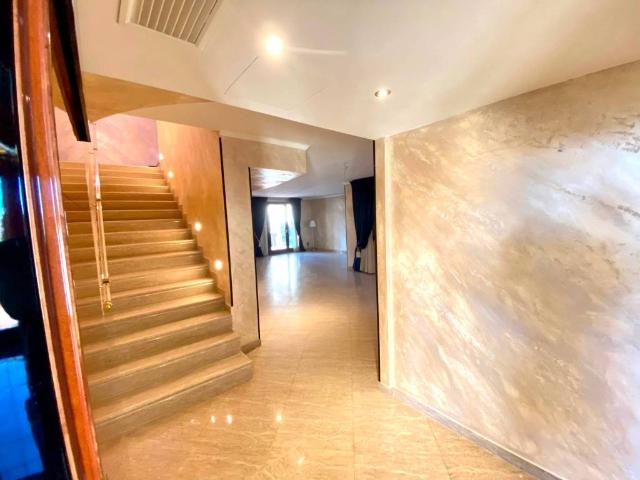 Villa Indipendente in vendita a Lubiana, Sorbolo