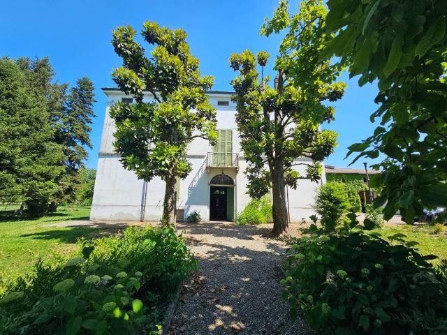Villa Indipendente in vendita a Golese, Sorbolo