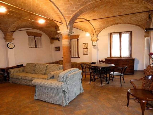 Villa Indipendente in vendita a Lubiana, Sorbolo