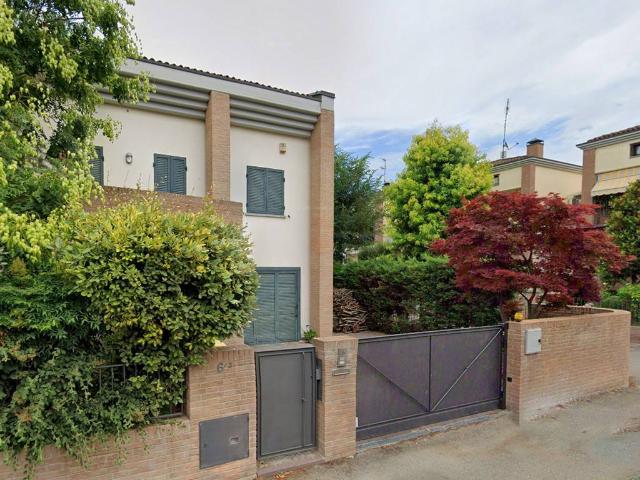Villa Indipendente in vendita a Scarzara, Sorbolo