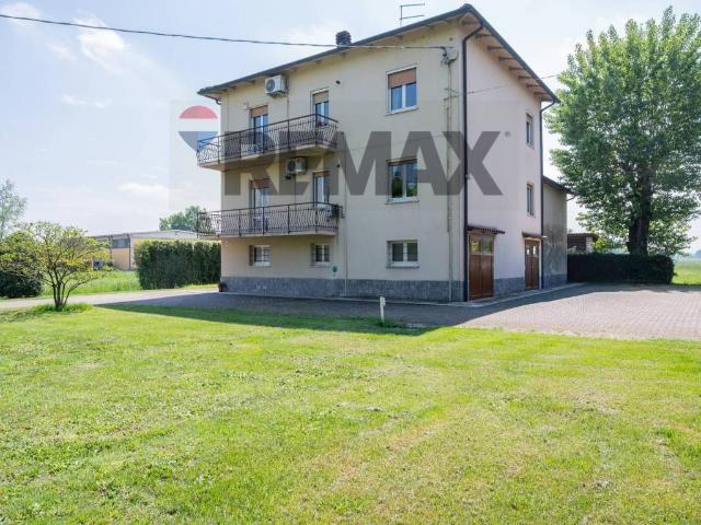 Villa Indipendente in vendita a San Lazzaro, Sorbolo