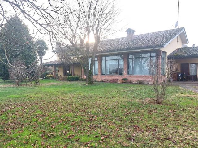 Villa Indipendente in vendita a Alberi di Vigatto, Sorbolo
