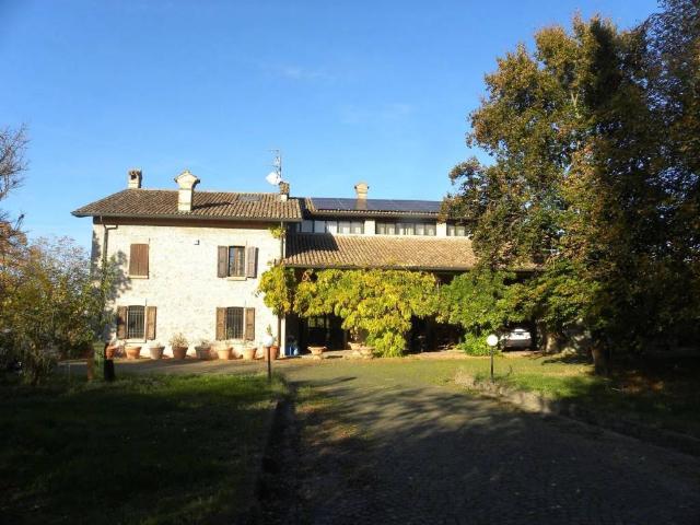 Villa Indipendente in vendita a Lubiana, Sorbolo