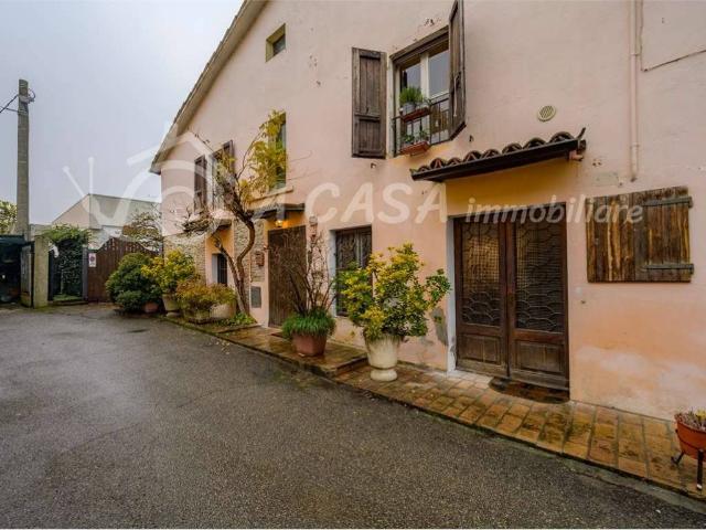 Villa Indipendente in vendita a Panocchia, Sorbolo