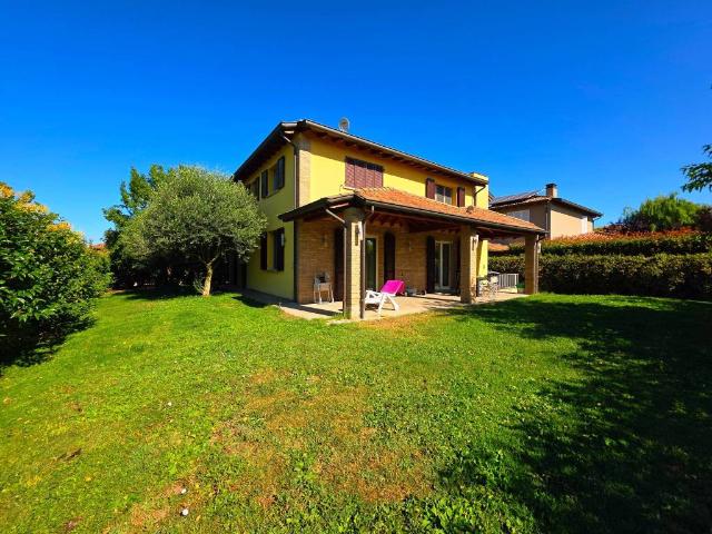Villa Indipendente in vendita a Lubiana, Sorbolo