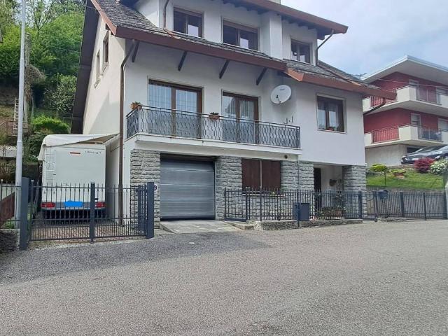 Villa Indipendente in vendita a Parre, Lombardia