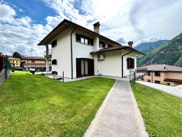 Villa Indipendente in vendita a Cossaglio, Parre