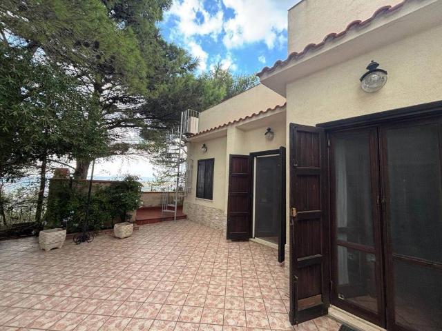 Villa Indipendente in vendita a Partanna, Trapani