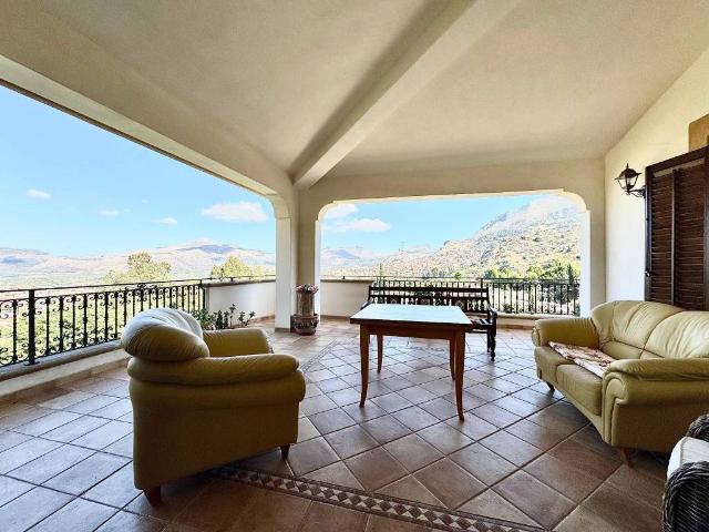 Villa Indipendente in vendita a Partinico, Sicilia