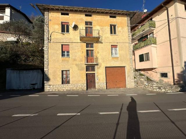 Villa Indipendente in vendita a Parzanica, Lombardia