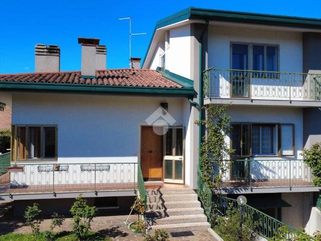 Villa Indipendente in vendita a Pasian Di Prato, Friuli-Venezia Giulia
