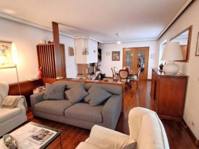 Villa Indipendente in vendita a Passons, Pasian di Prato / Pasian di Prât