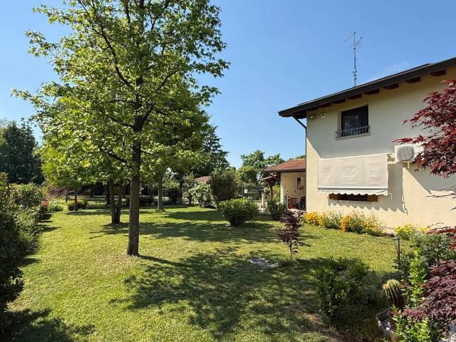 Villa Indipendente in vendita a Pasian Di Prato, Friuli-Venezia Giulia